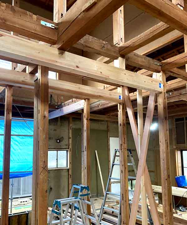 新潟市北区K様邸フルリフォーム中_柱の補強