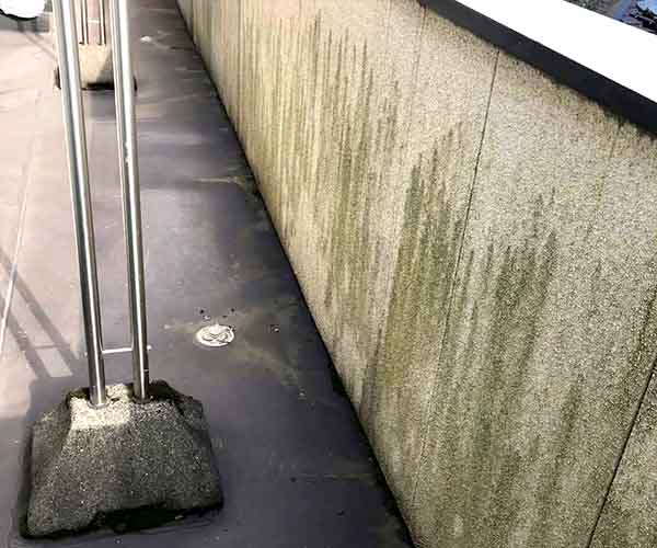 新潟市東区T様邸 屋根外壁リフォーム_バルコニー塗装前