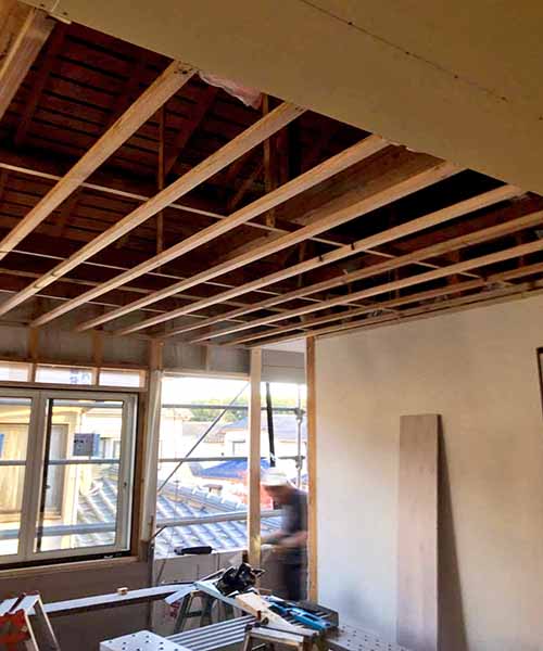 新潟市東区H様邸二世帯リフォーム中_解体