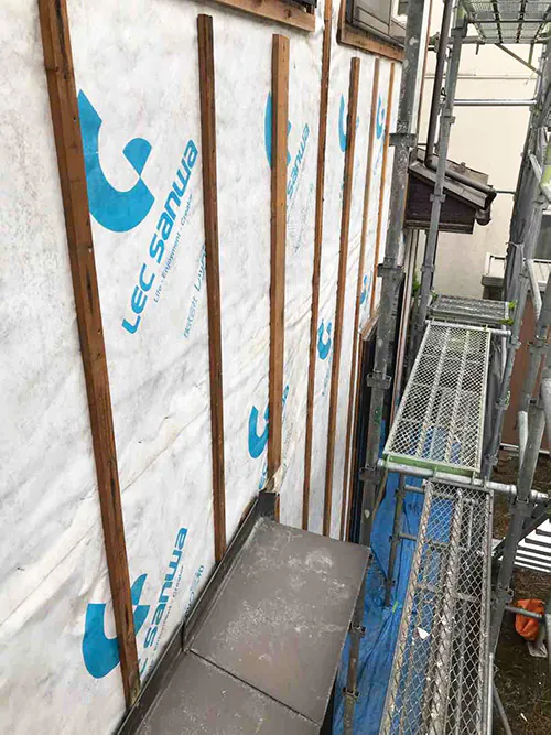 新発田市M様邸　外壁張替え中_防水シート2