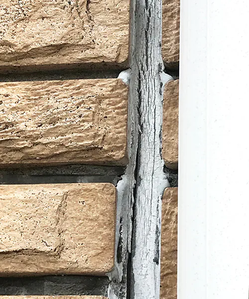 新潟市北区T社様　屋上塗装前_コーキング劣化