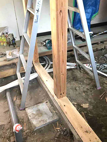 新潟市北区Y様邸　風呂リフォーム中_柱