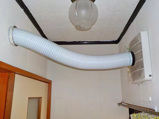 新潟市北区Y様邸　風呂リフォーム前_換気用ダクト