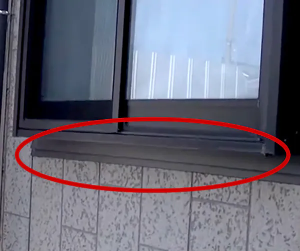 窓の凍害を鈑金カバー