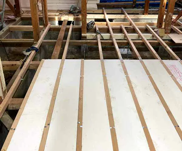 新潟市北区K様邸フルリフォーム中_床の断熱