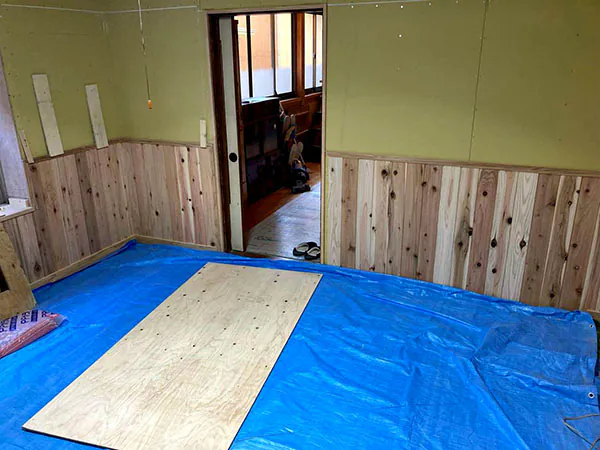 阿賀野市H様邸リビングリフォーム中_腰壁