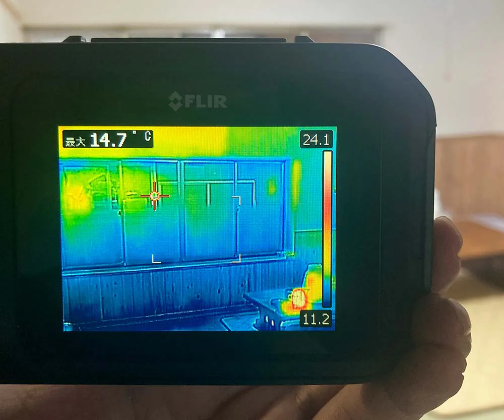 阿賀野市H様邸リビングリフォーム前_出窓のサーモグラフィー