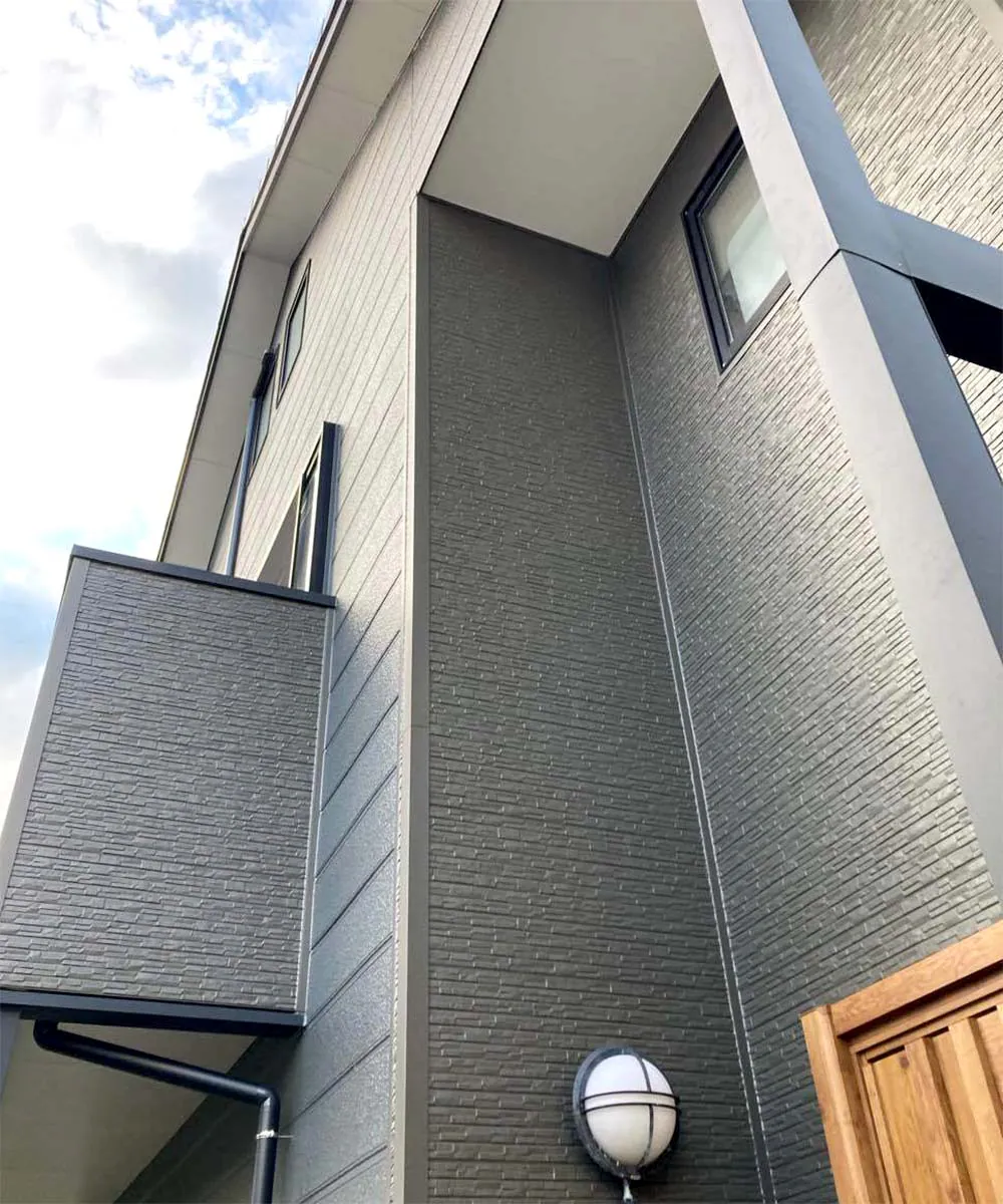 新潟市北区M様邸屋根・外壁リフォーム後_玄関ポーチ