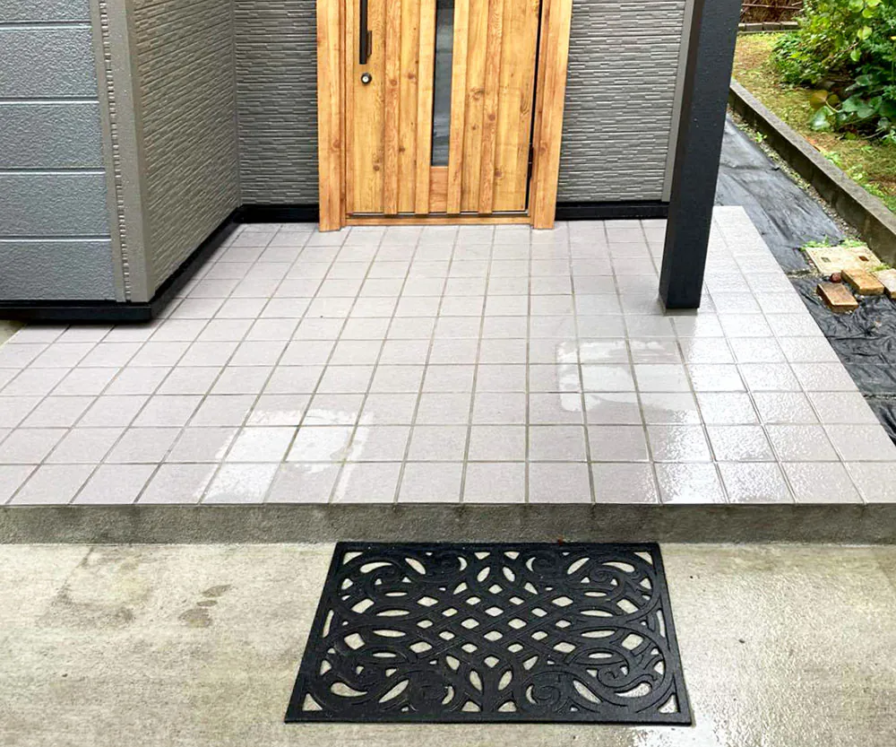 新潟市北区M様邸玄関リフォーム後_タイル
