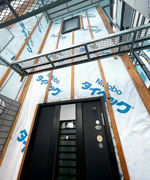 新潟市北区M様邸外壁リフォーム中_玄関周り