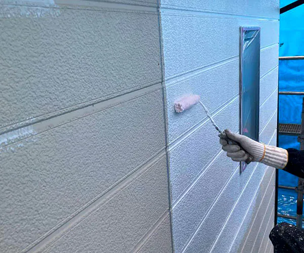 新潟市北区M様邸外壁塗装中_下塗り