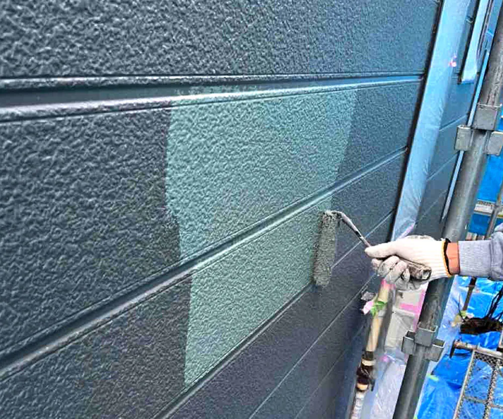 新潟市北区M様邸外壁塗装中_上塗り