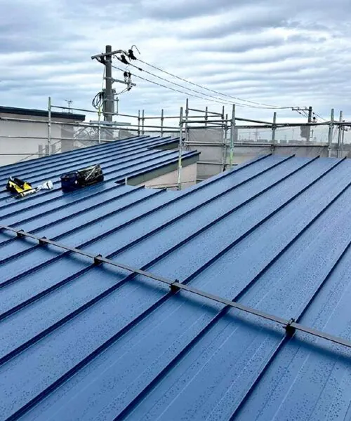 新潟市北区Y様邸 屋根葺き替え後_縦葺き