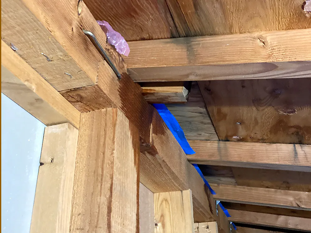 新潟市北区Y様邸 屋根葺き替え前_雨漏り