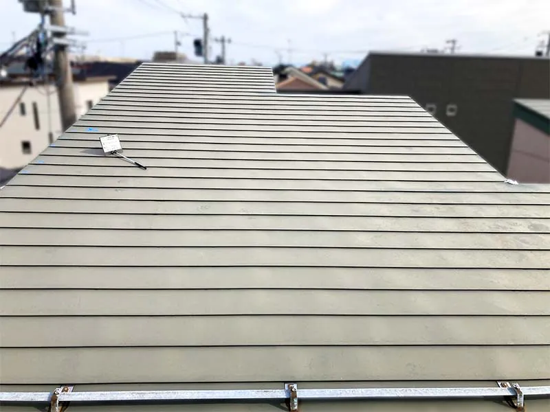新潟市北区Y様邸 屋根葺き替え前_横張りの屋根材