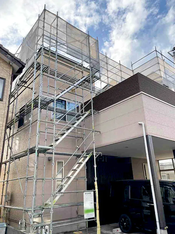 新潟市北区Y様邸 屋根葺き替え中_足場