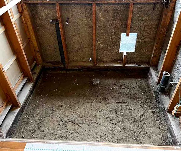 新潟市北区N様邸 お風呂リフォーム中_お風呂解体後