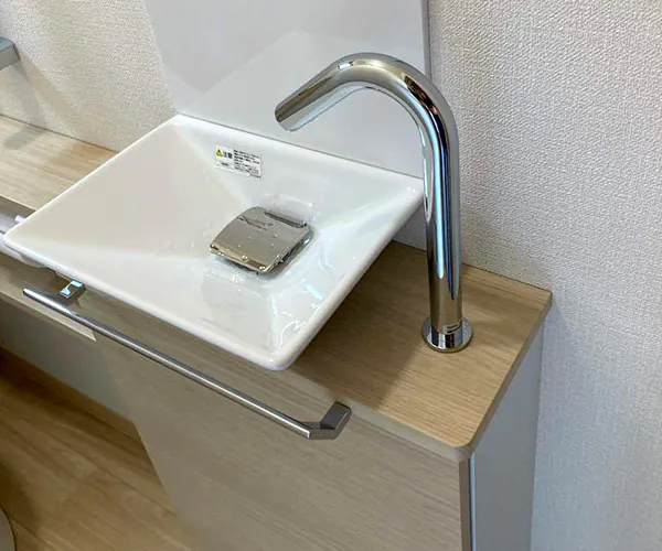 新潟市北区Y様邸フルリフォーム後_トイレ手洗い器