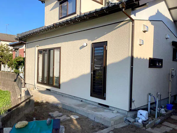 新潟市北区Y様邸フルリフォーム後_勝手口外側