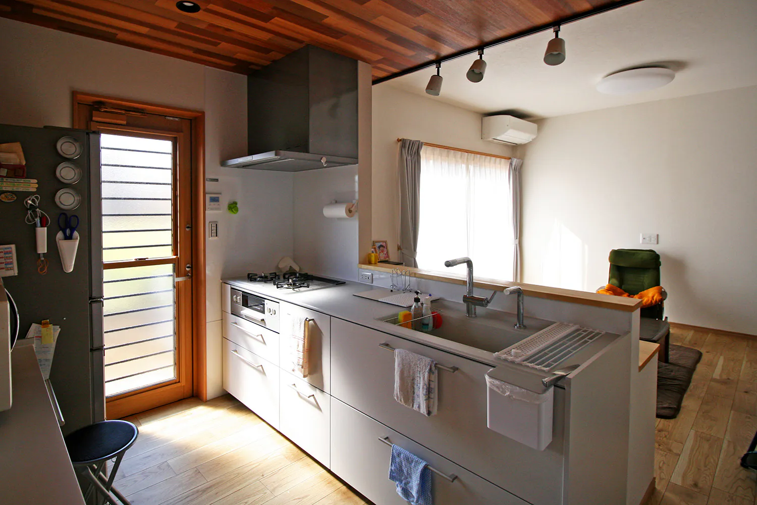 新潟市北区Y様邸フルリフォーム後_キッチン勝手口