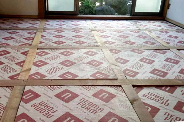 新潟市東区A様邸フルリフォーム中_断熱材の敷設