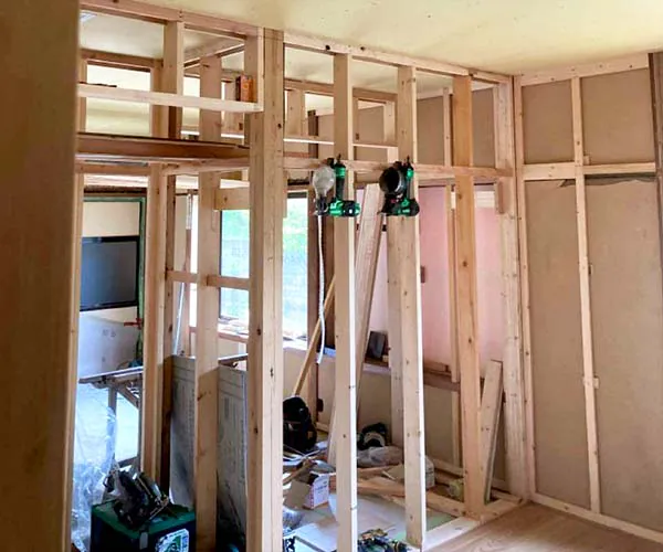 新潟市北区N様邸平屋リフォーム中_壁を作る