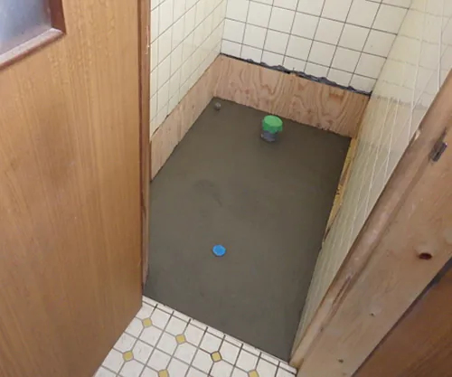 トイレ交換と内装工事