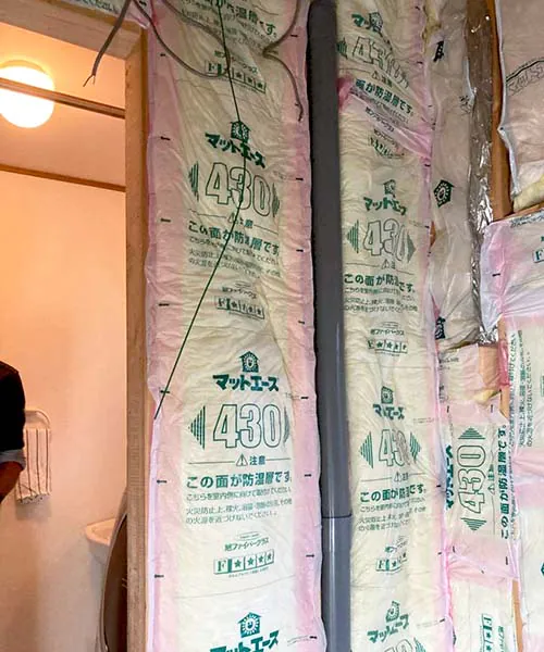 新潟市北区S様邸お風呂リフォーム中_断熱材敷設