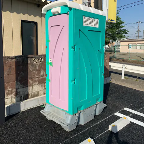 仮設トイレ