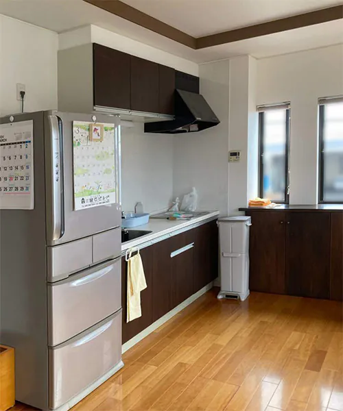 新潟市北区K様邸二世帯リフォーム前_ミニキッチンと冷蔵庫