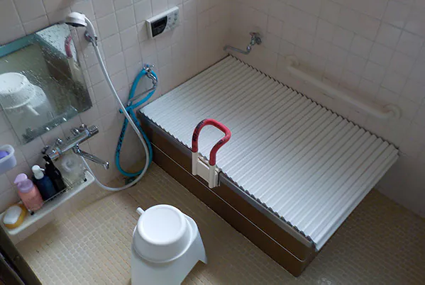 お風呂扉の修理_古いお風呂