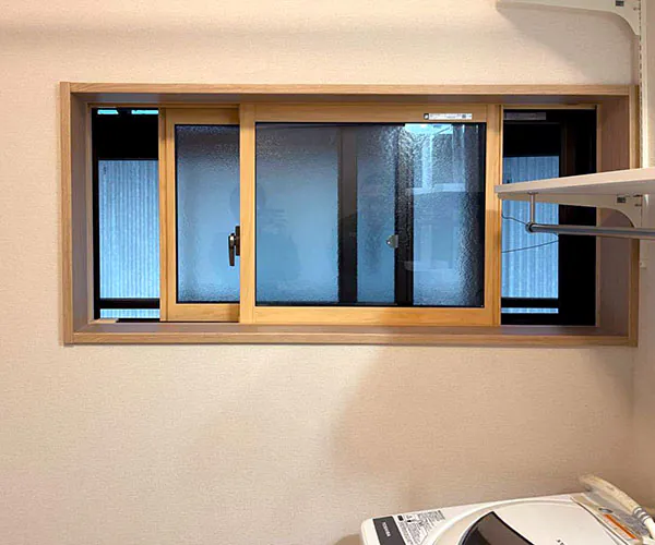 新潟市北区S様邸水まわりリフォーム後_脱衣室窓
