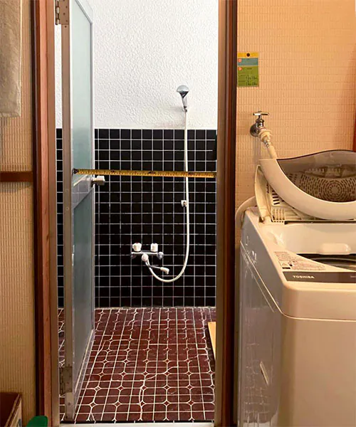 新潟市北区S様邸水まわりリフォーム前_お風呂扉