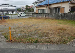 空き家を解体した更地