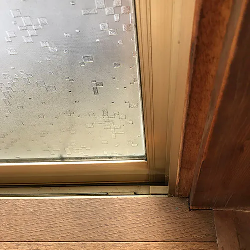新潟市北区T様邸窓リフォーム前_ゆがみ