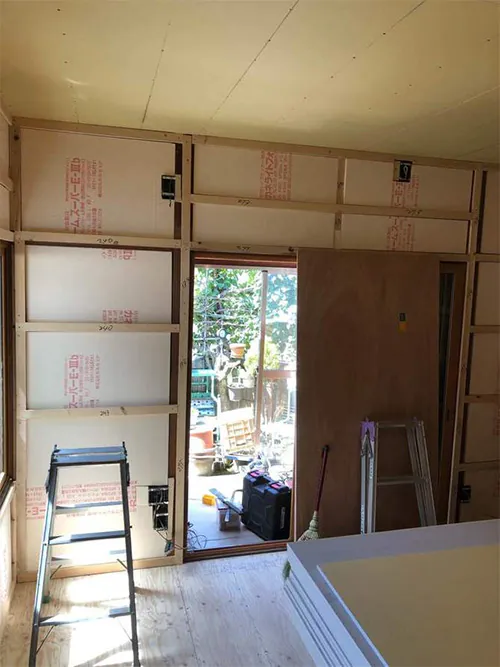 新潟市北区Y様邸　断熱リフォーム中_壁の断熱