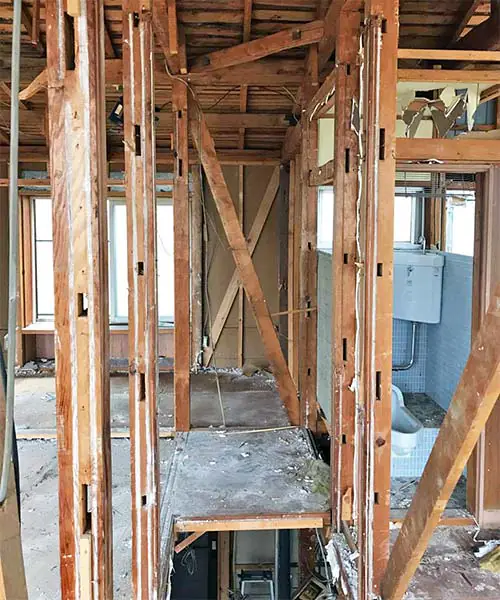 新潟市東区H様邸　フルリノベーション前_解体