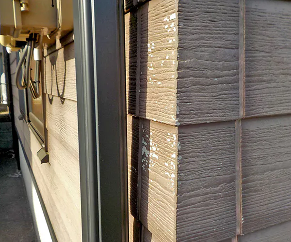 新潟市北区K様邸　外壁塗装前_塗装剥がれ