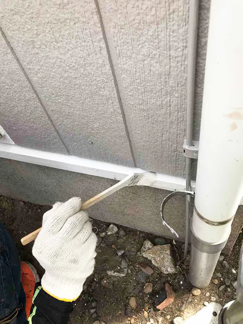 新潟市中央区S様邸外壁塗装中_水切り