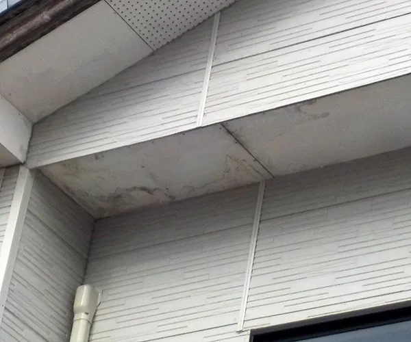 新潟市北区T様邸外壁リフォーム前_軒天