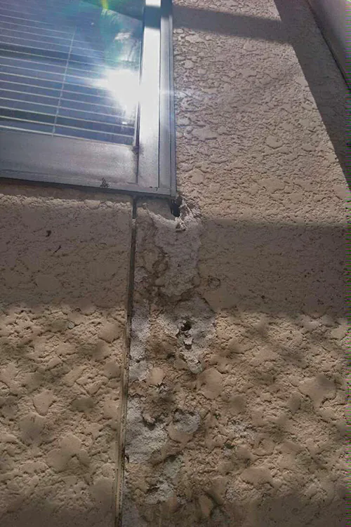 新潟市北区M様邸　外壁リフォーム前_凍害