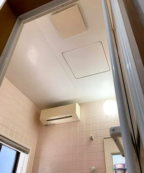 新潟市東区T様邸お風呂リフォーム前_天井