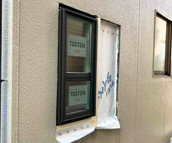 新潟市東区T様邸お風呂リフォーム中_窓交換