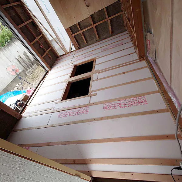 阿賀野市A様邸　床の断熱材