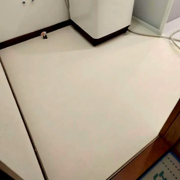 新発田市S様邸_脱衣室の床張り替え