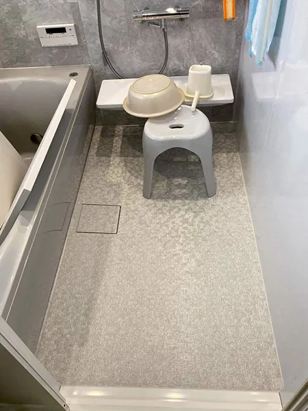 新発田市S様邸お風呂リフォーム後_ホッカラリ床