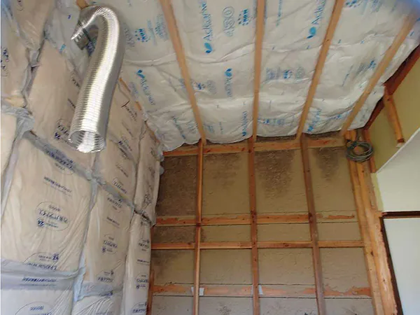 新発田市S様邸お風呂リフォーム中_断熱材