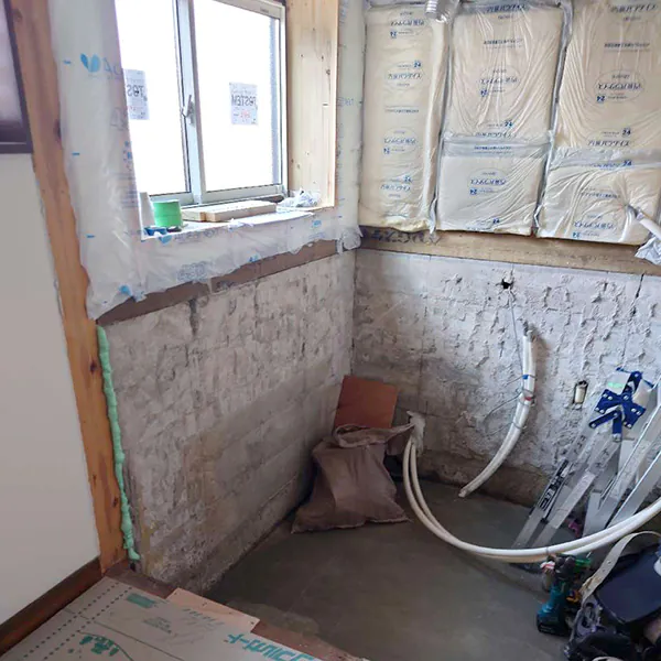 新発田市S様邸お風呂リフォーム中_窓取替