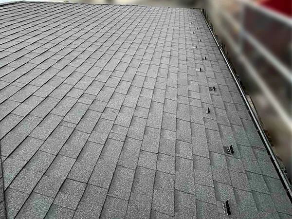 新潟市北区H様邸屋根リフォーム後_雪止め