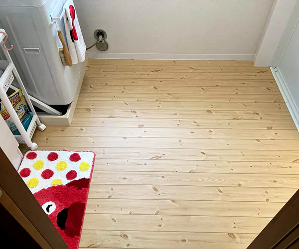 新発田市K様邸水まわりリフォーム後_洗面脱衣所の床